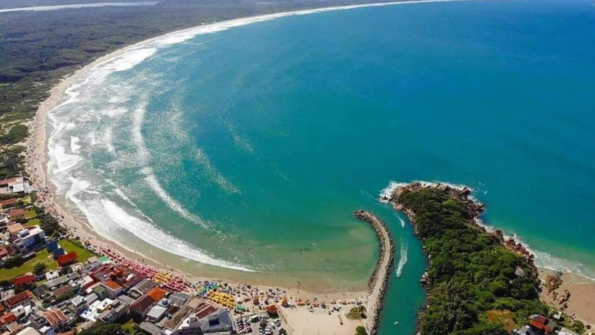 Nomades Riverside - Adventure Hostels & Coworking Florianópolis