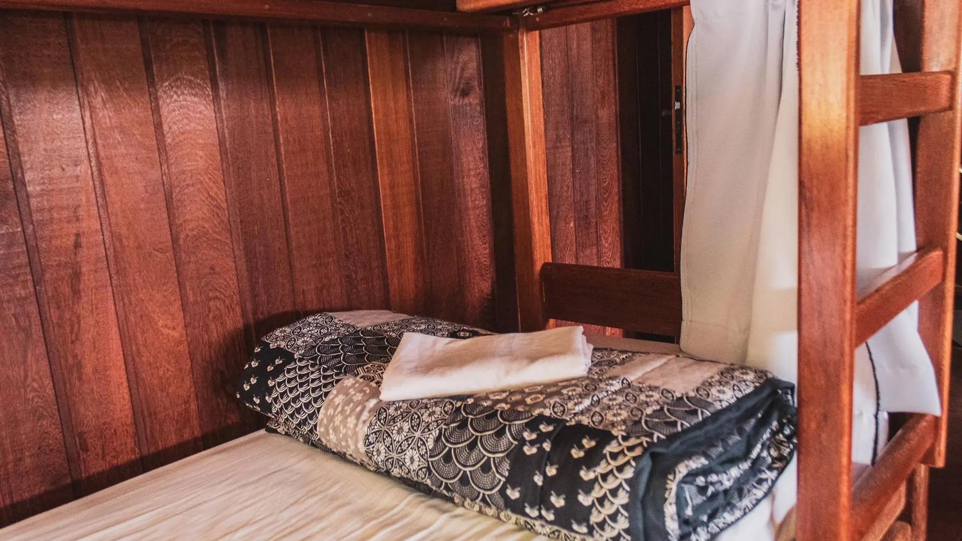 Nomades Riverside - Adventure Hostels & Coworking Florianópolis