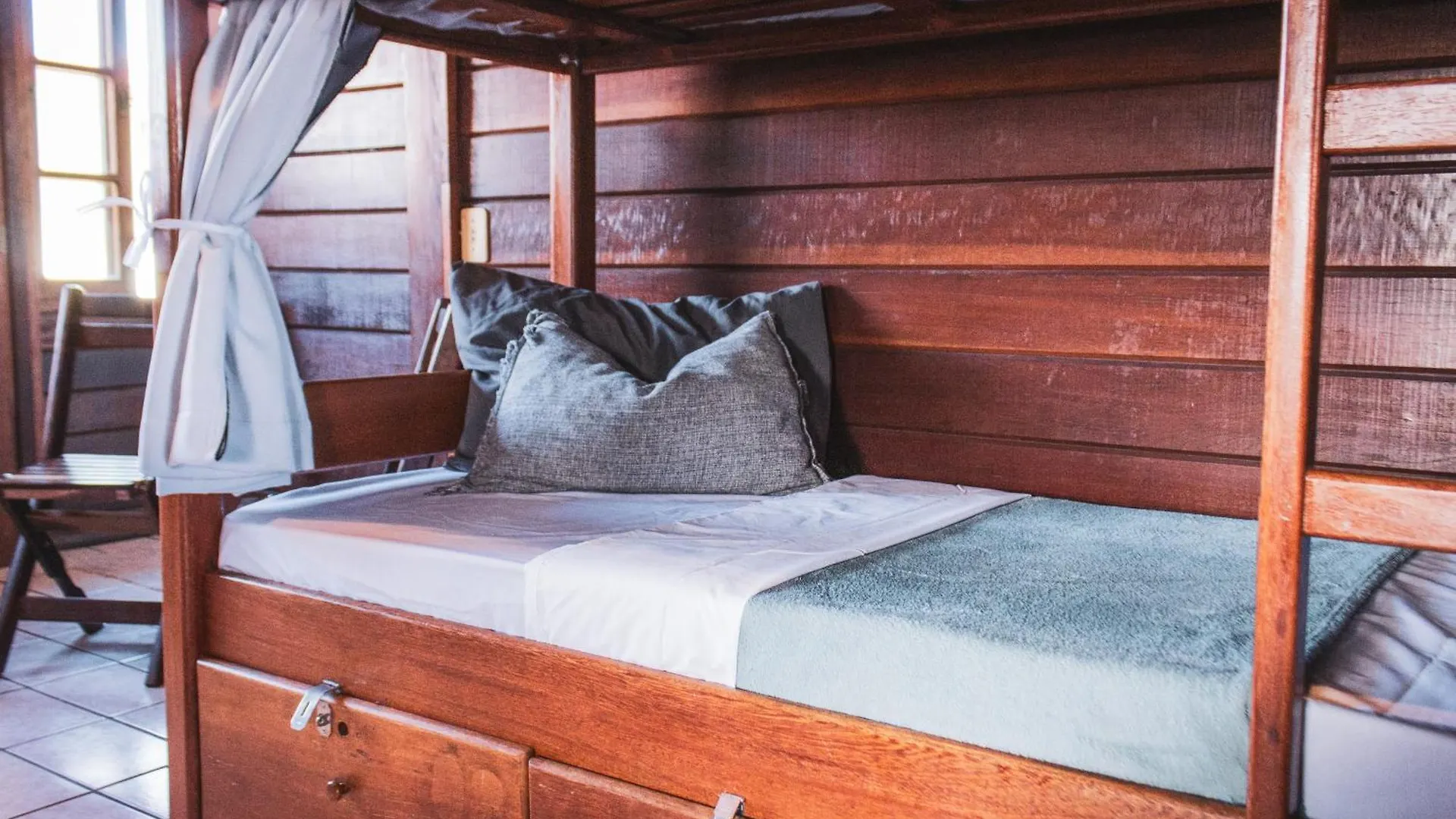 Nomades Riverside - Adventure Hostels & Coworking Florianópolis