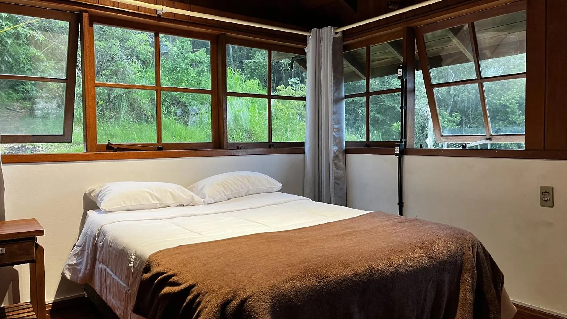 Nomades Riverside - Adventure Hostels & Coworking Florianopolis