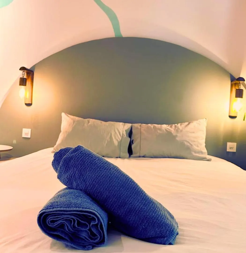 Nomades Riverside - Adventure Hostels & Coworking Florianópolis Brasil