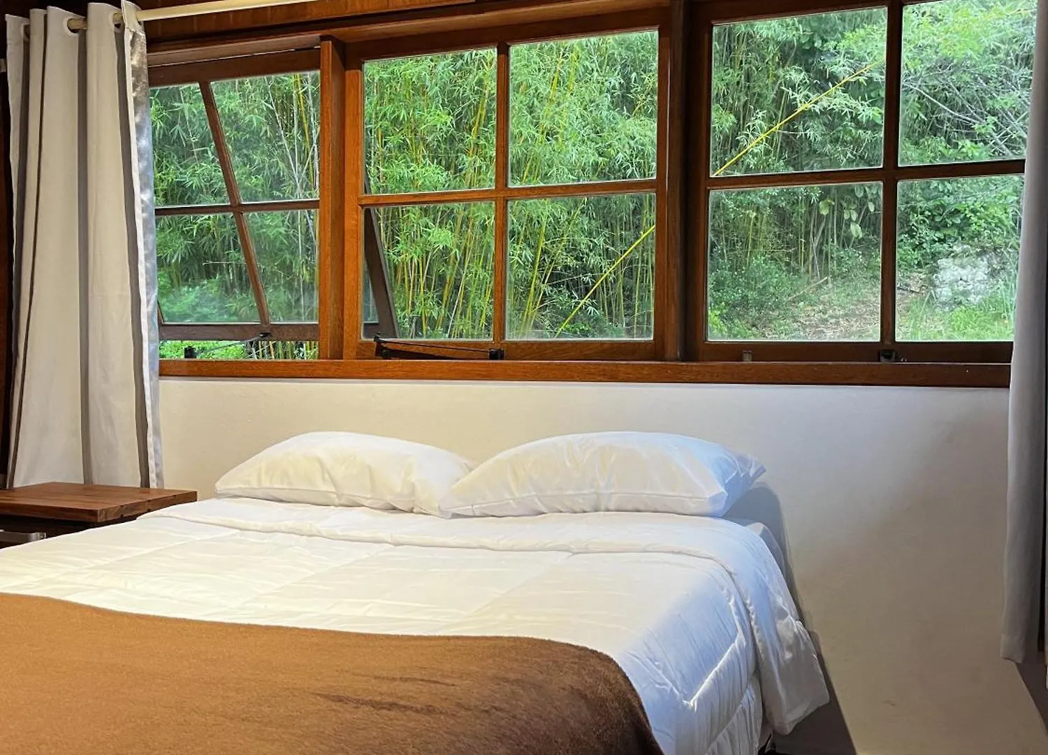 Nomades Riverside - Adventure Hostels & Coworking Florianópolis
